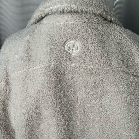 Lululemon Sherpa oversized scuba funnel neck bone size xs/s - Picture 4 of 4